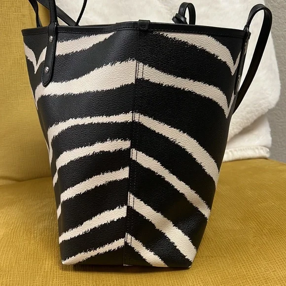 Reversible Coach bag - Picture 5 of 12